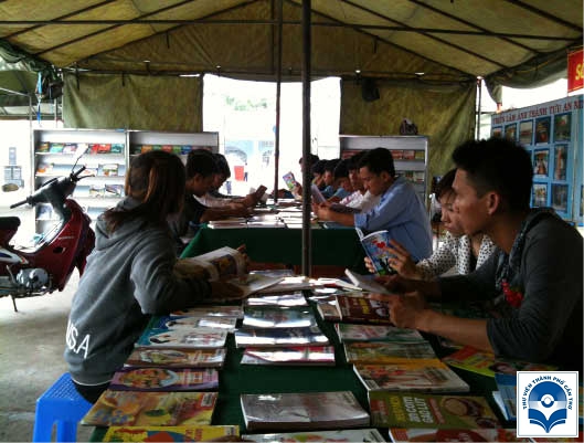 Thư viện TP. Cần Thơ triển lãm sách báo lưu động tại huyện Thới Lai và Vĩnh Thạnh