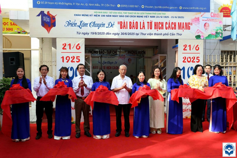 Khai mạc Triển lãm chuyên đề “Bài báo là tờ hịch cách mạng” tại Thư viện TP Cần Thơ, kỷ niệm 100 năm Báo chí Cách mạng Việt Nam.