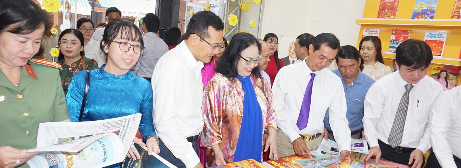 xe thư viện lưu động thông minh