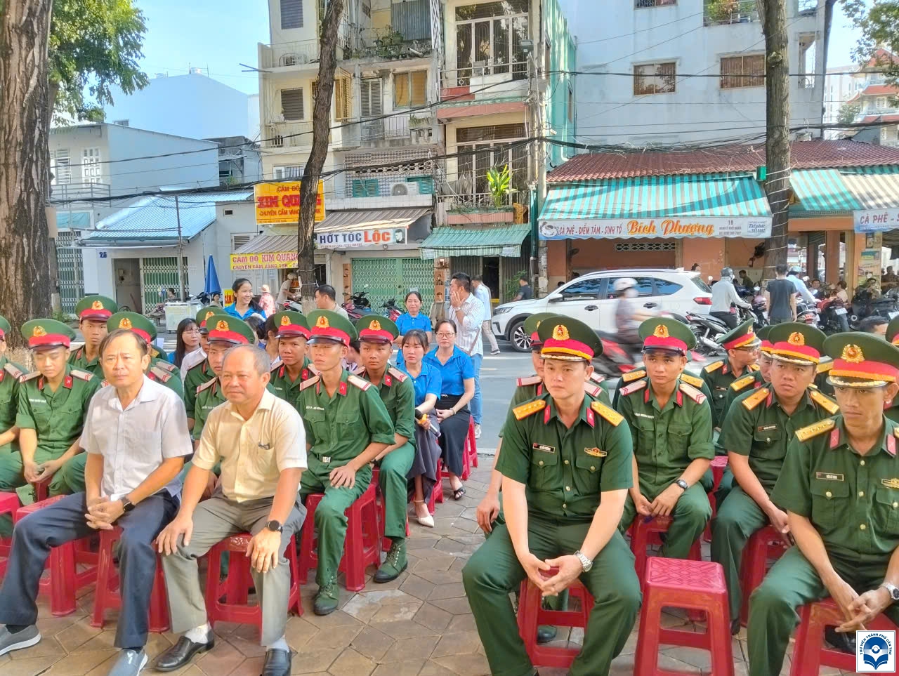 z6921390569974 071b6a3ac2eb91a44bb233d21d5941d6